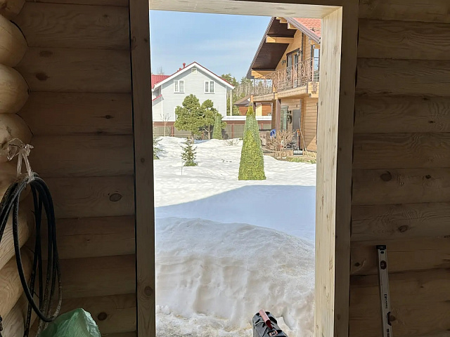 Обсада входной двери в срубе из бревна 320 мм: как правильно сделать замер и установить металлическую дверь с терморазрывом